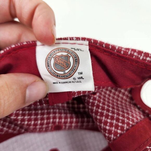 VTG Colorado Avalanche Logo Athletic Board Hook Loop Hat Cap RARE Red Hats - Picture 11 of 12